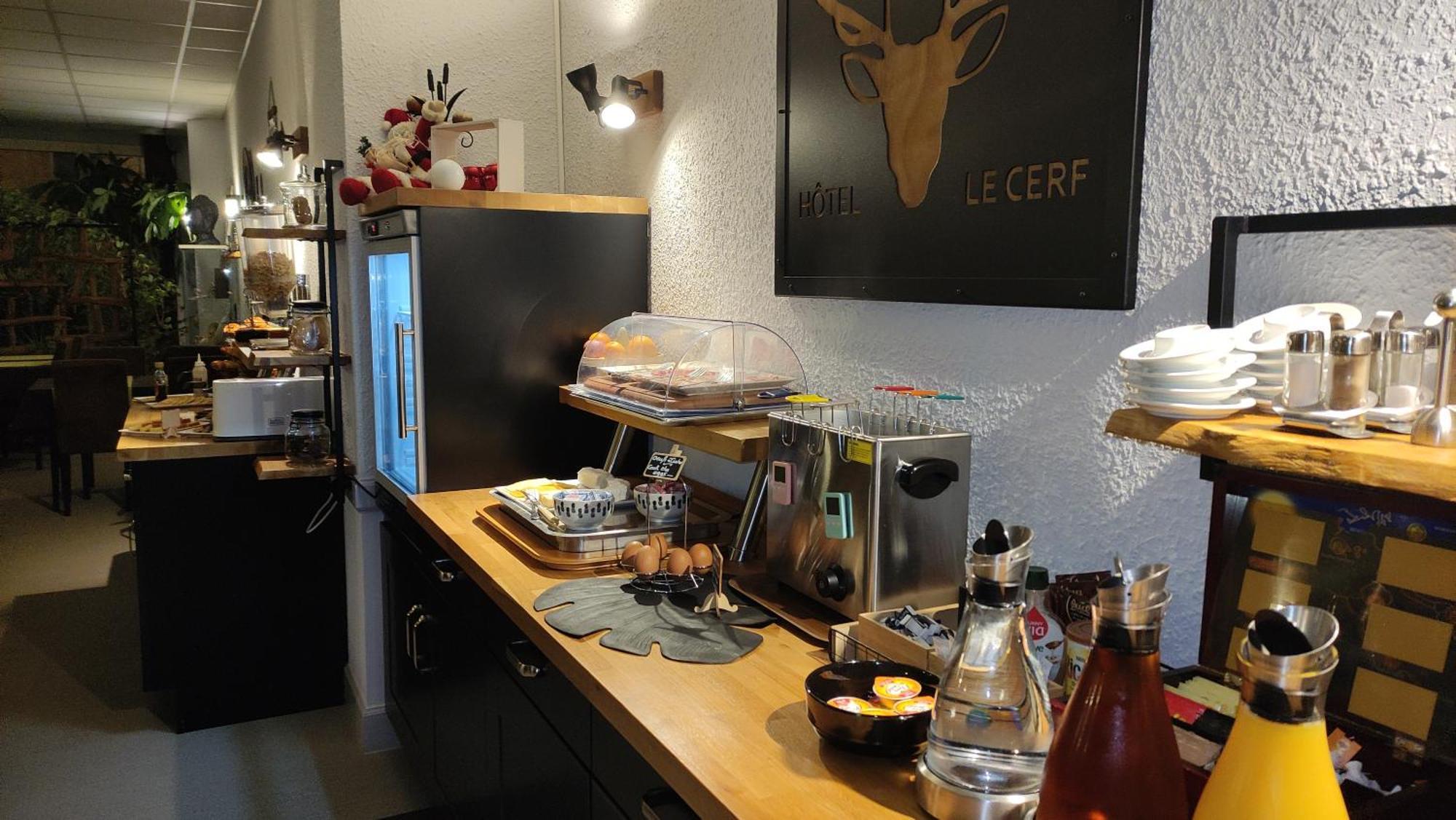 Logis Hotel Le Cerf Briare Exterior photo