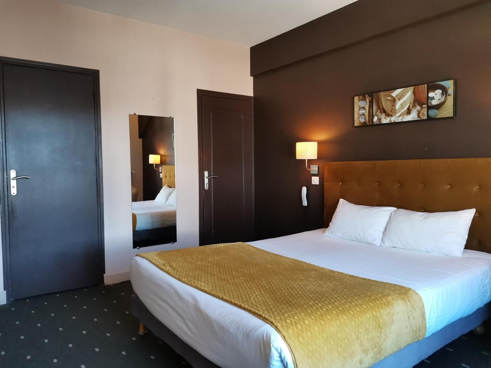 Logis Hotel Le Cerf Briare Exterior photo