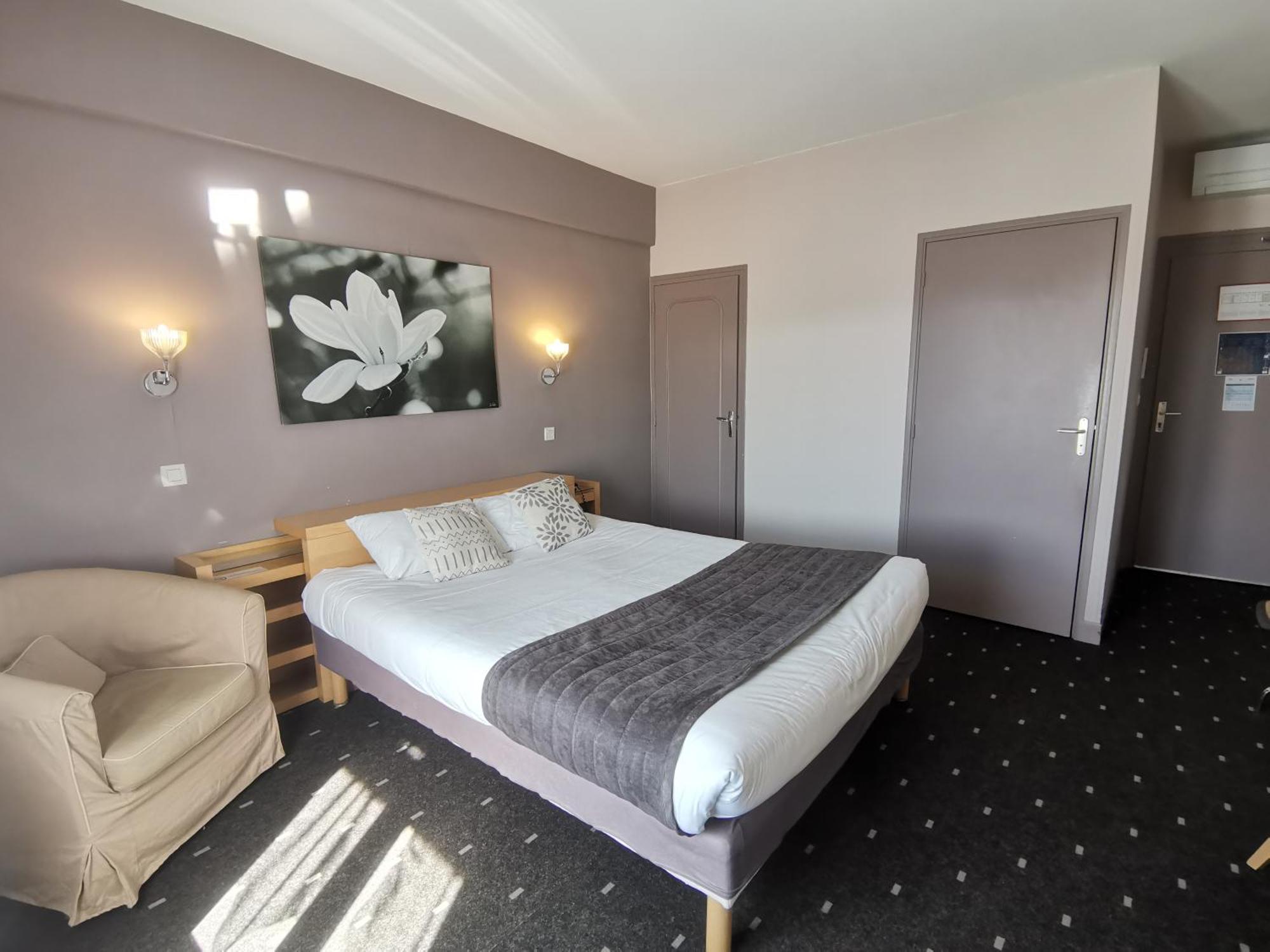 Logis Hotel Le Cerf Briare Exterior photo