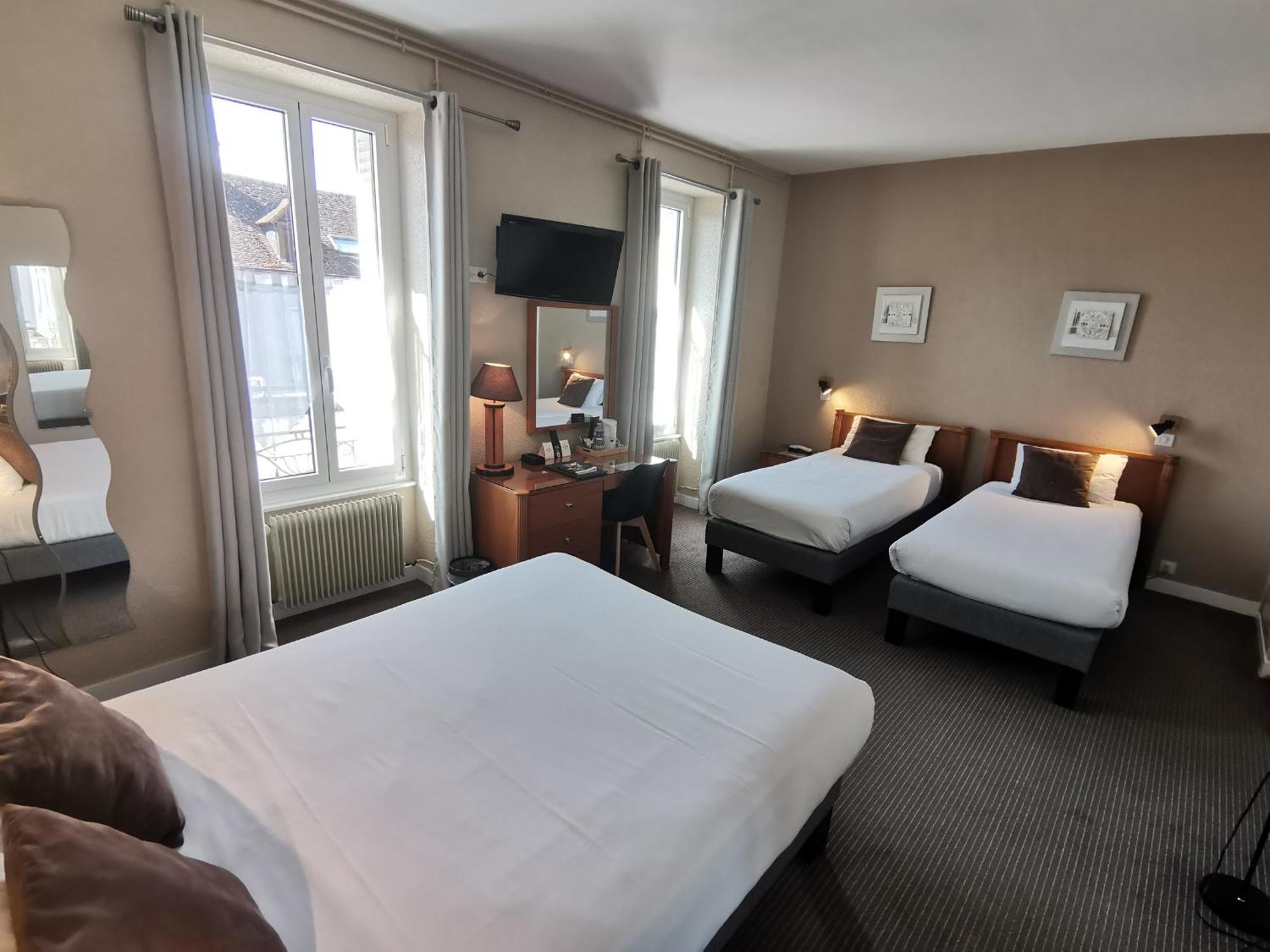 Logis Hotel Le Cerf Briare Exterior photo