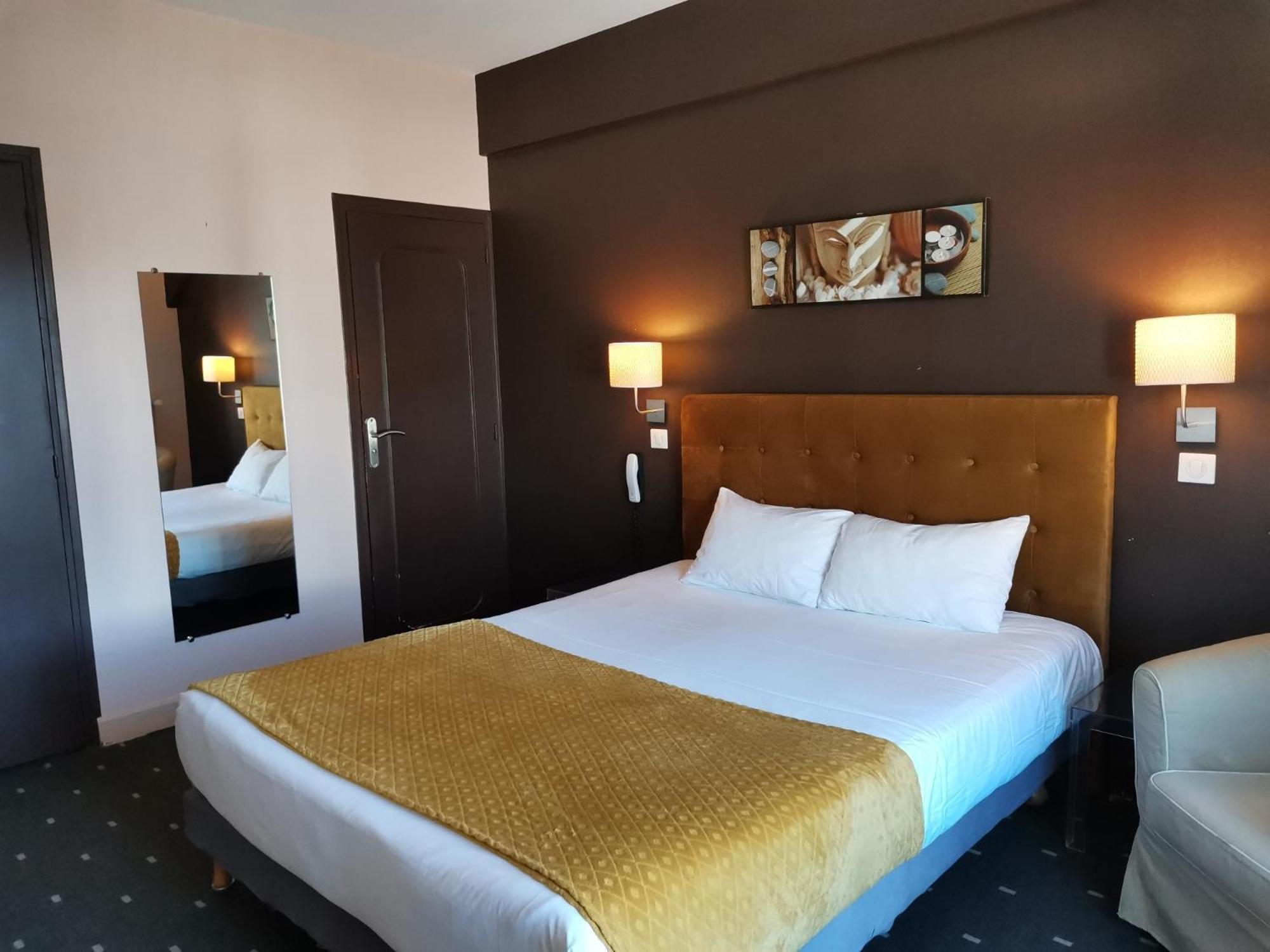 Logis Hotel Le Cerf Briare Exterior photo