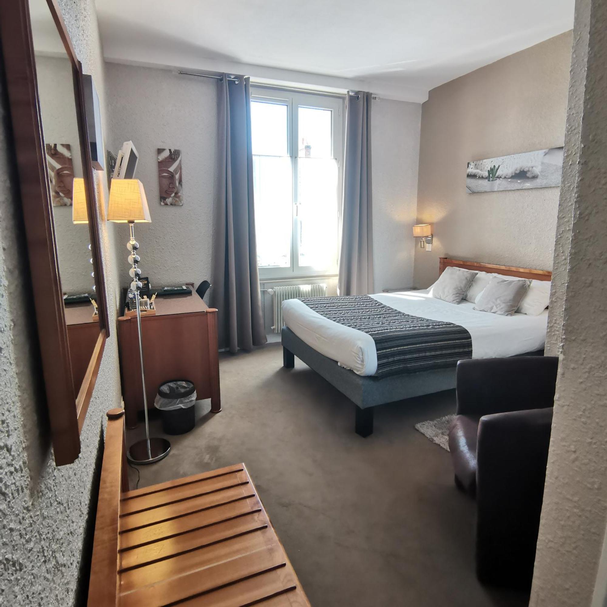 Logis Hotel Le Cerf Briare Exterior photo