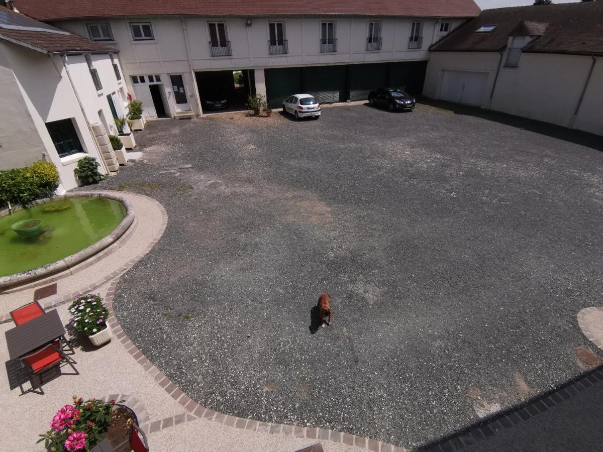 Logis Hotel Le Cerf Briare Exterior photo